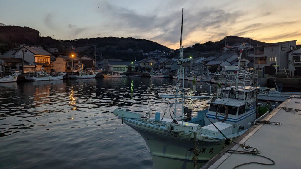 夕暮れの勝本浦